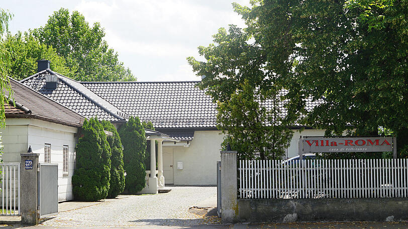 In der Villa Roma werden offenbar nicht nur vertikale Dienstleistungen angeboten.