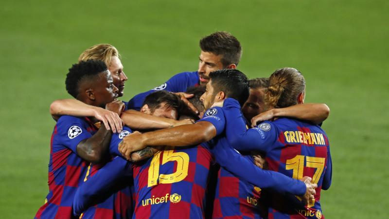 Barcas Clement Lenglet (M) bejubelt sein Tor zum 1:0 mit seinen Mannschaftskollegen. Barcas Clement Lenglet (M) bejubelt sein Tor zum 1:0 mit seinen Mannschaftskollegen.