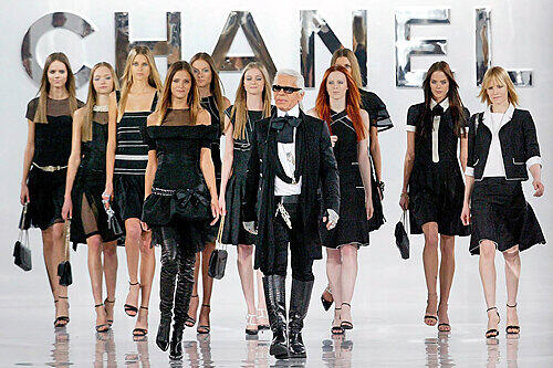 Lagerfeld seit 1983 Chefcouturier des Luxusmodehauses Chanel.
