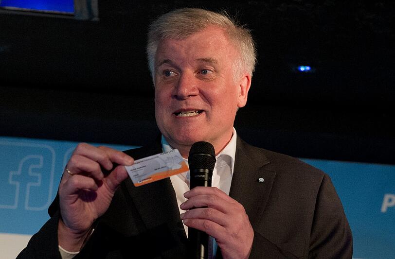 Horst Seehofer auf seiner Facebook-Party im P1.