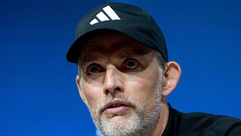 Trainer Thomas Tuchel von München auf dem Podium.