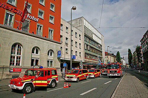 Die Feuerwehr rückt mit einem Großaufgebot aus