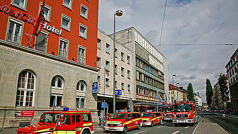Die Feuerwehr rückt mit einem Großaufgebot aus