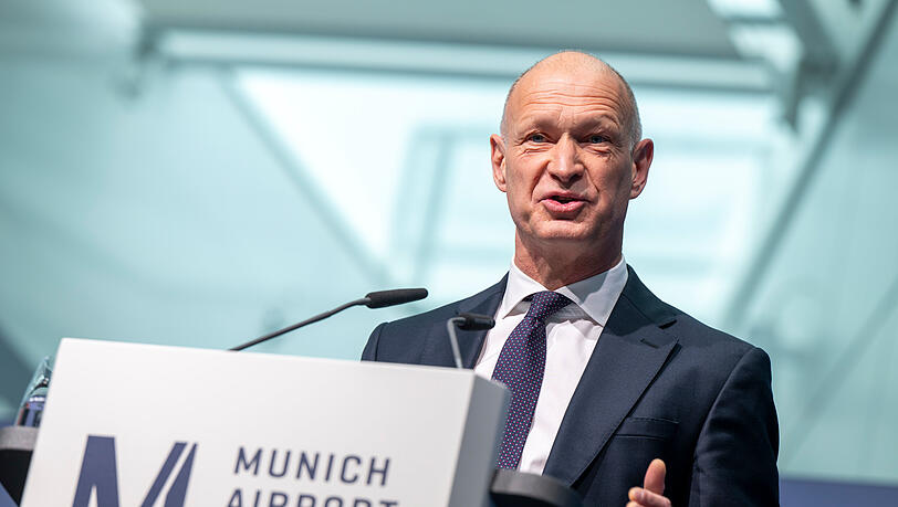 Jost Lammers, Vorsitzender der Geschäftsführung der Flughafen München GmbH, nimmt an der Einweihung des Gateway-Bereichs im neuen Erweiterungsbau am Münchner Flughafen teil. Jost Lammers, Vorsitzender der Geschäftsführung der Flughafen München GmbH, nimmt an der Einweihung des Gateway-Bereichs im neuen Erweiterungsbau am Münchner Flughafen teil.