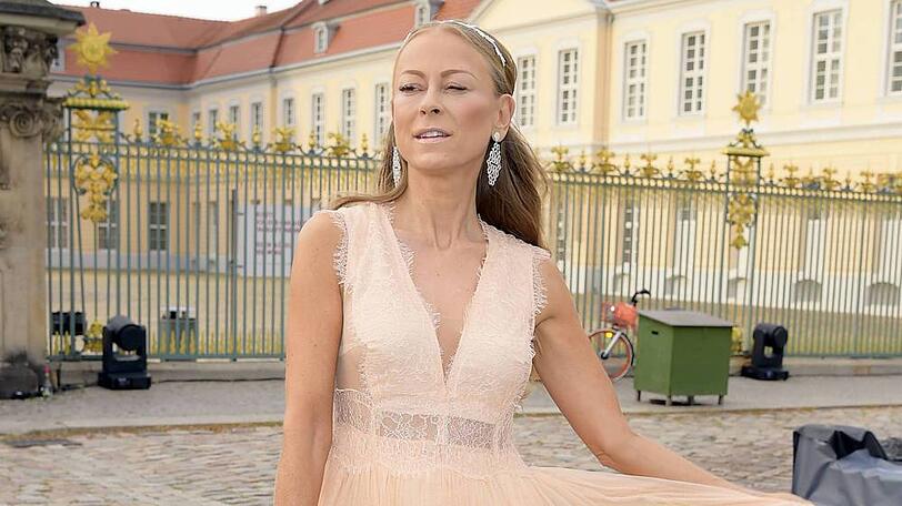 Jenny Elvers versteht es, sich gekonnt in Szene zu setzen