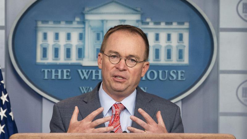 Mick Mulvaney, Stabschef des Weißen Hauses, hatte im Oktober bestätigt, dass Druck auf die Ukraine ausgeübt werden sollte, wiederrief das aber wenige Stunden später. Mick Mulvaney, Stabschef des Weißen Hauses, hatte im Oktober bestätigt, dass Druck auf die Ukraine ausgeübt werden sollte, wiederrief das aber wenige Stunden später.