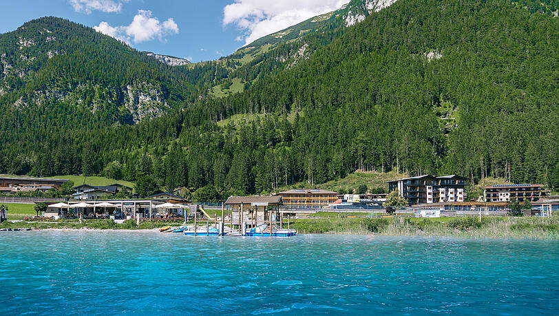 Direkt am See - Urlaub mit Wasserpanorama. Direkt am See - Urlaub mit Wasserpanorama.