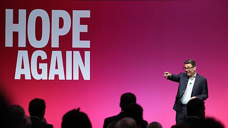 Andy Burnham k&uuml;ndigte tiefgreifende Reformen an.
