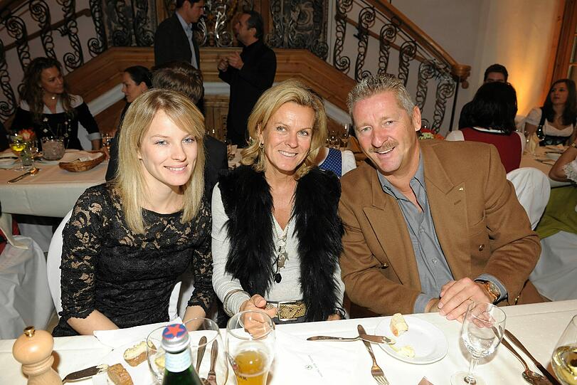Andrea L'Arronge, Mann Charly Reichenwallner und Tochter Jessica Traditionelles