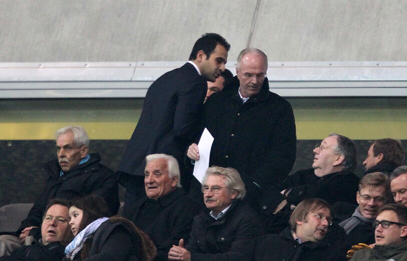 Sven-Göran Eriksson nimmt auf der Tribüne der Allianz Arena Platz, sieht das Spiel des TSV 1860 München gegen Paderborn