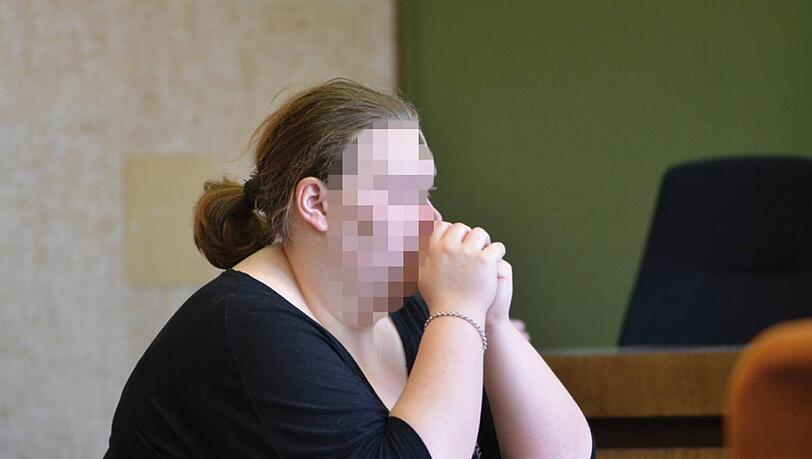 Alexandra G. (28) muss ein Jahr und zehn Monate ins Gefängnis, weil in offener Bewährung erneut Straftaten begangen hat.
