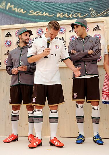 Das neue Wiesn-Trikot des FC Bayern für das Oktoberfest 2013: Die Bilder von der offiziellen Präsentation