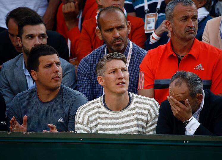 Schon in Frankreich nahm der Bayern-Star in der Box von Ana Ivanovic Platz und feuerte die 28-jährige Serbin an.