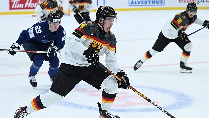 Die DEB-Junioren um Kevin Bicker setzten sich zum Start der U20-WM gegen Finnland durch.