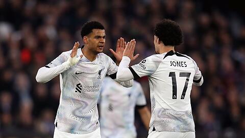 Cody Gakpo (l) erzielte beim Liverpooler Sieg bei West Ham United den Ausgleich.