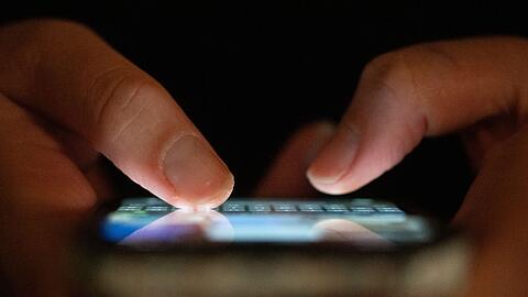 Mehrere Apps und Anbieter nutzen die Ausnahme von den europ&auml;ischen Datenschutzregeln, etwa Microsoft, LinkedIn oder Google. (Symbolbild)