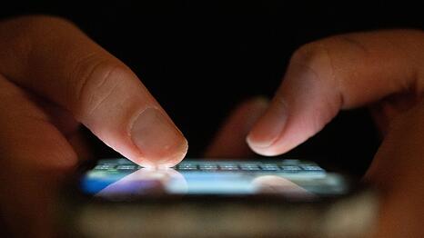 Mehrere Apps und Anbieter nutzen die Ausnahme von den europ&auml;ischen Datenschutzregeln, etwa Microsoft, LinkedIn oder Google. (Symbolbild)