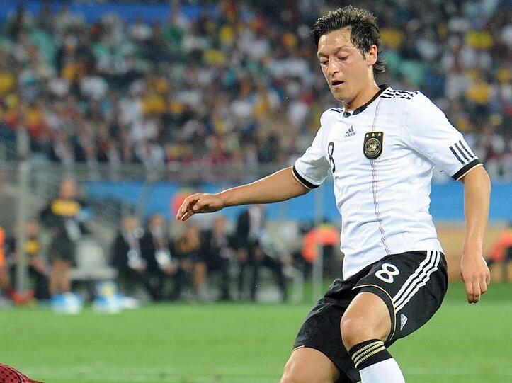 Mesut Oezil zeigte gegen Australien eine ganz starke Leistung.