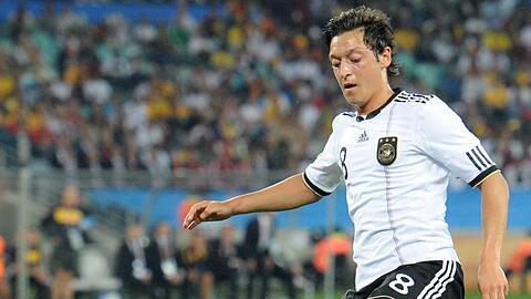 Mesut Oezil zeigte gegen Australien eine ganz starke Leistung.