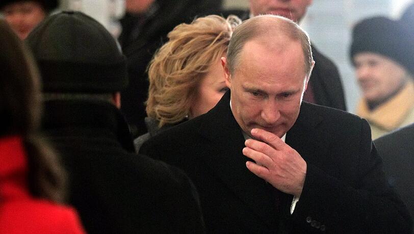 Wladimir Putin bei der Stimmabgabe in Moskau. Wladimir Putin bei der Stimmabgabe in Moskau.