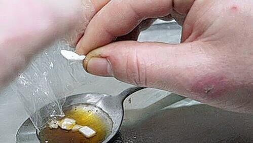 Tragisch: Der 26-Jährige starb an einer Überdosis Heroin. (Symbolbild) Tragisch: Der 26-Jährige starb an einer Überdosis Heroin. (Symbolbild)