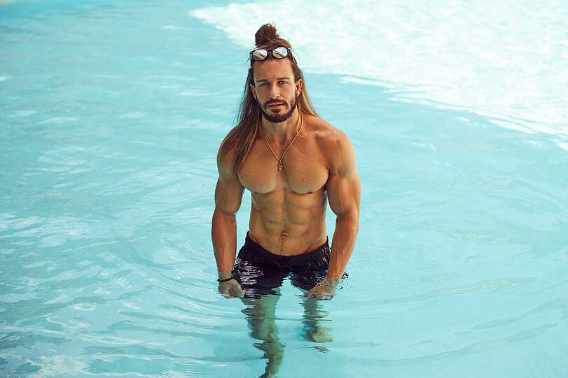Alex Gérard (31), Fremdsprachenkorrespondent aus Berlin