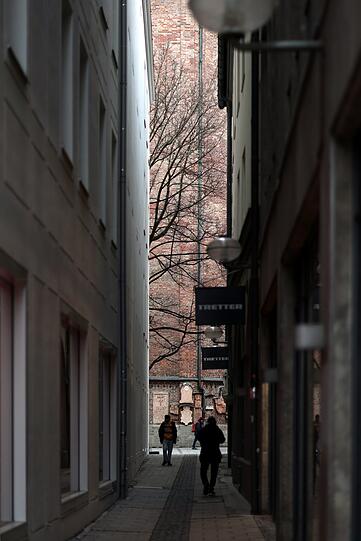 Die sehr schmale Albertgasse mit Blick Richtung Dom.