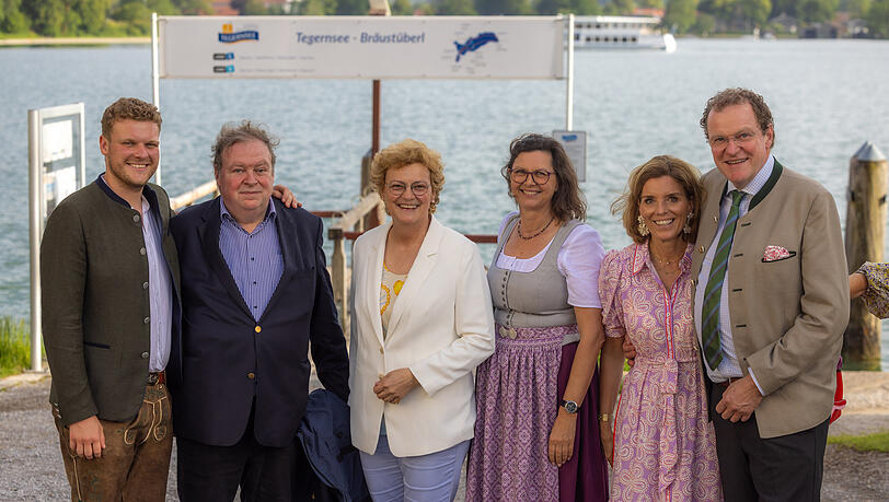 Augustin Strauß, Max Strauß, Monika Hohlmeier, Ilse Aigner, Birgit Strauß und Franz Georg Strauß Augustin Strauß, Max Strauß, Monika Hohlmeier, Ilse Aigner, Birgit Strauß und Franz Georg Strauß