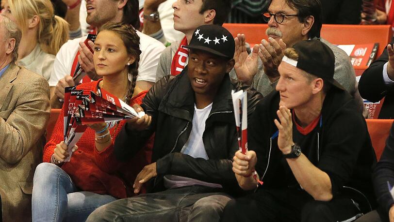 David Alaba mit Freundin Katja Butylina und Bastian Schweinsteiger. David Alaba mit Freundin Katja Butylina und Bastian Schweinsteiger.