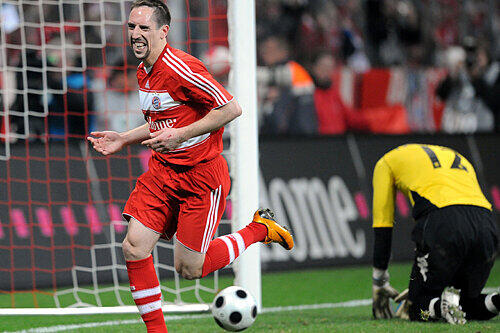 ...weil Franck Ribery in der 120. Minute mit einem unberechtigten Elfer zum 1:0-Sieg traf.