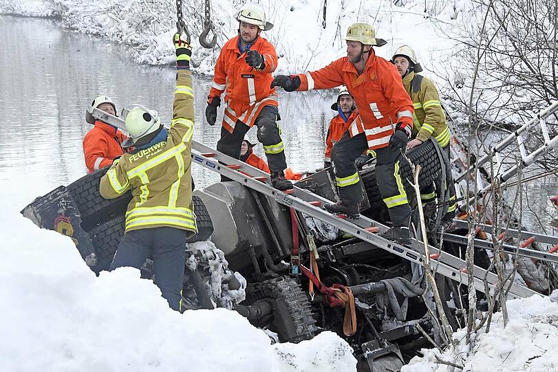 Dramatische Rettungsaktion nach einem Unfall auf der Bundesstraße 307 bei Fall-Vorderriß.