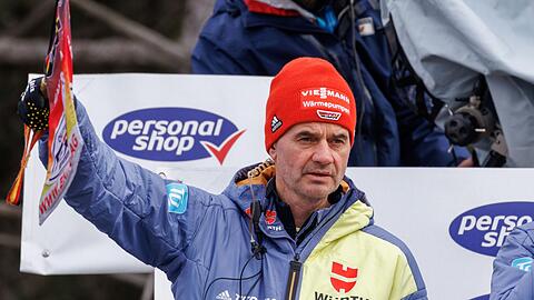 Stefan Horngacher ist mit der Leistung seines Skisprung-Teams nicht zufrieden.