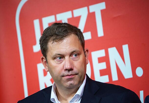 SPD-Boss Lars Klingbeil wurde in den Verwaltungsbeirat des FC Bayern berufen (Symbolbild). SPD-Boss Lars Klingbeil wurde in den Verwaltungsbeirat des FC Bayern berufen (Symbolbild).