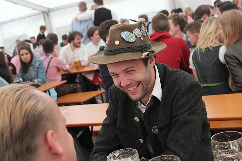 Selten ist eine Veranstaltung in Harlaching so umstritten gewesen wie das diesjährige Burschenfest. Die AZ hat sich selber ein Bild gemacht.