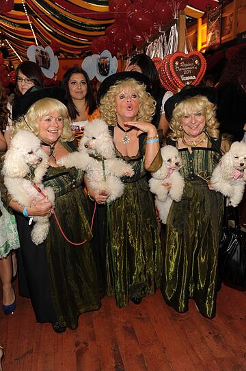 Regine Sixt's Damenwiesn: Die Münchner Lady-Elite trifft sich im Hippdrom. Die Bilder