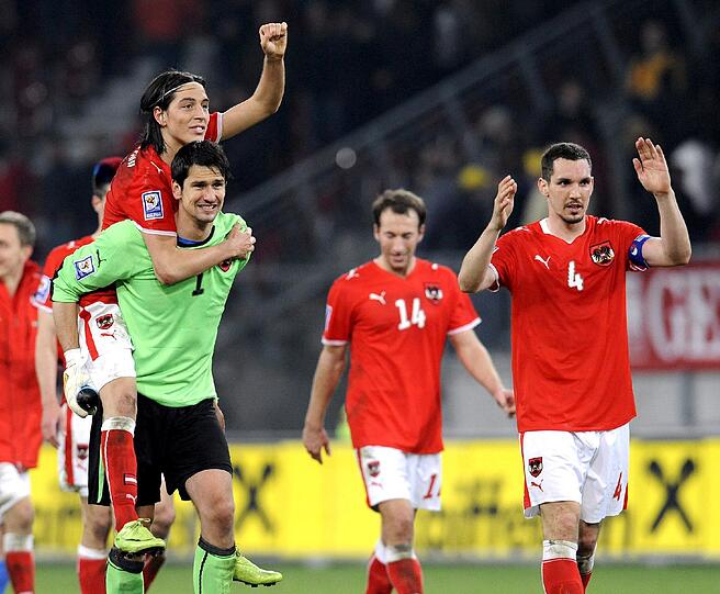 Y WIE YASIN PEHLIVAN: schaffte es als Sohn türkischer Einwanderer über den SV Ottakring und Rapid Wien bis in die Nationalmannschaft.