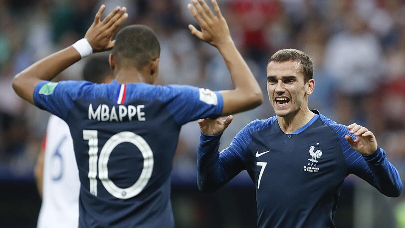 Torschützen unter sich: Frankreichs Helden Mbappe und Griezmann dürfen jubeln. Frankreich ist Weltmeister!