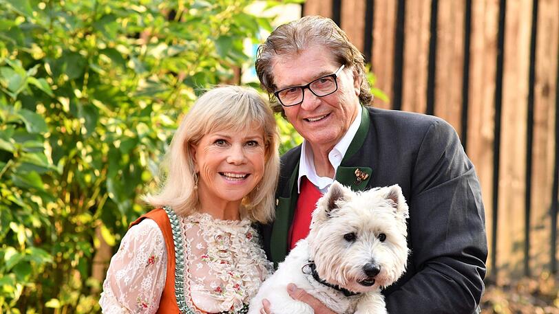 Marianne (trägt seit Anfang Juli Pony) und Michael sind seit 1979 verheiratet.
