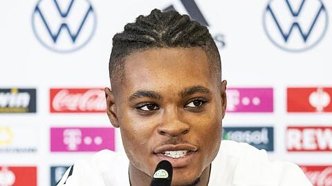 Ridle Baku wurde für die Fußball-Nationalmannschaft nachnominiert.