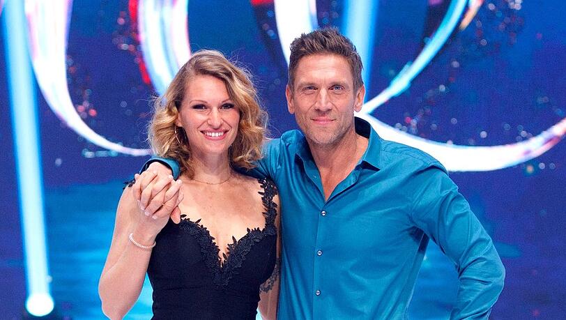 Janni H&ouml;nscheid und Peer Kusmagk lernten sich bei "Adam sucht Eva" kennen und lieben. Sie haben drei Kinder.