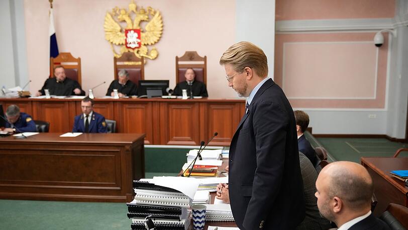 In einer Berufungsverhandlung beschäftigt sich Russlands Oberstes Gericht erneut mit dem Ausschluss der Anti-Kriegspartei Jabloko von der Parlamentswahl im September. In einer Berufungsverhandlung beschäftigt sich Russlands Oberstes Gericht erneut mit dem Ausschluss der Anti-Kriegspartei Jabloko von der Parlamentswahl im September.