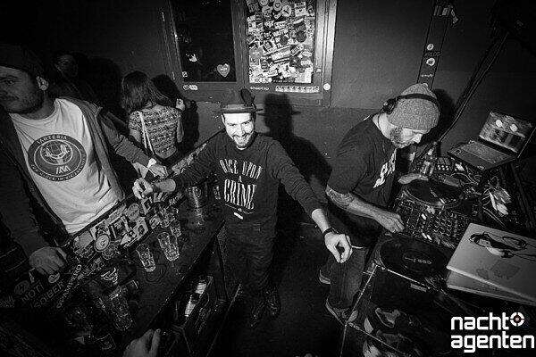 Die besten Party-Bilder vom Sonntag. Hier im Crux.