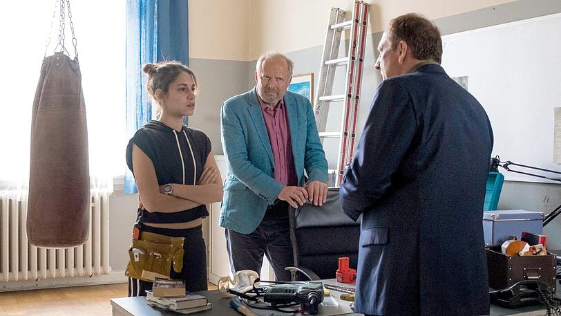 Mila Sahin (Almila Bagriacik) nimmt sich den Ermittlungen im Fall der Familie Voigt an. Borowski (Axel Milberg) und Schladitz (Thomas Kügel) sind beeindruckt von der neuen Kollegin.