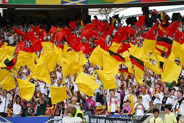 Die deutschen Fans standen während der EM geschlossen hinter ihrer Nationalmannschaft. Die deutschen Fans standen während der EM geschlossen hinter ihrer Nationalmannschaft.