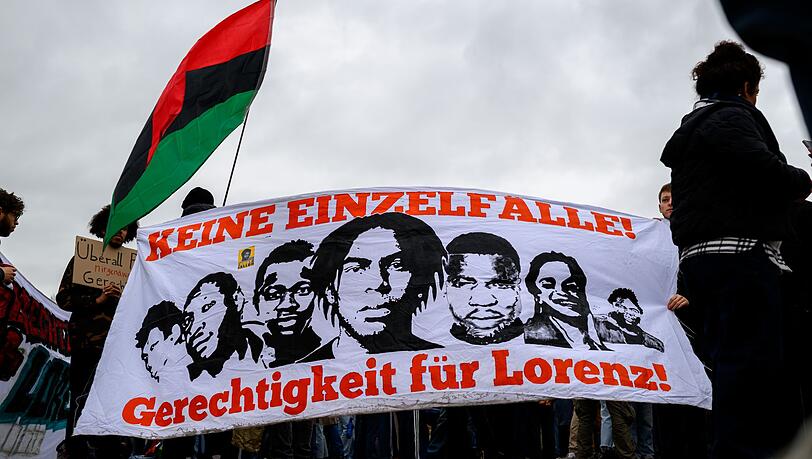 Die Demonstration fand fast auf den Tag genau ein Jahr nach den t&ouml;dlichen Polizeisch&uuml;ssen statt.