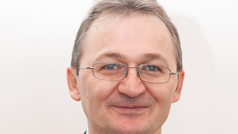 Anstaltsleiter Andreas Stoiber teilt mit, dass beim Impfen entsprechend der Exposition der Mitarbeiter priorisiert worden sei.
