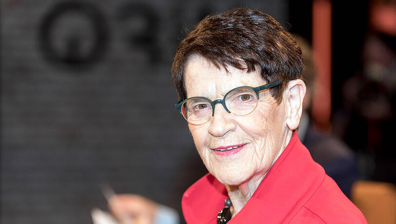 Rita Süssmuth war von 1985 bis 1988 Bundesministerin für Jugend, Familie und Gesundheit und von 1988 bis 1998 Präsidentin des Deutschen Bundestages. Die CDU-Politikerin starb am 1. Februar 2026 im Alter von 88 Jahren. Rita Süssmuth war von 1985 bis 1988 Bundesministerin für Jugend, Familie und Gesundheit und von 1988 bis 1998 Präsidentin des Deutschen Bundestages. Die CDU-Politikerin starb am 1. Februar 2026 im Alter von 88 Jahren.