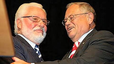 Club-Chef Franz Schäfer (r.) und Ehrenpräsident Michael A. Roth sind sich fernmündlich mächtig in die Haare geraten.