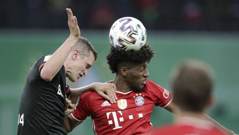Leverkusens Sven Bender (l) und Bayerns Kingsley Coman kämpfen um den Ball. Foto: Michael Sohn/AP Pool/dpa Leverkusens Sven Bender (l) und Bayerns Kingsley Coman kämpfen um den Ball. Foto: Michael Sohn/AP Pool/dpa