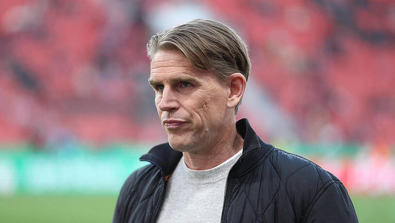 &Auml;u&szlig;erte sich auf der Pressekonferenz zur AZ-Meldung: Sportdirektor Christoph Freund.